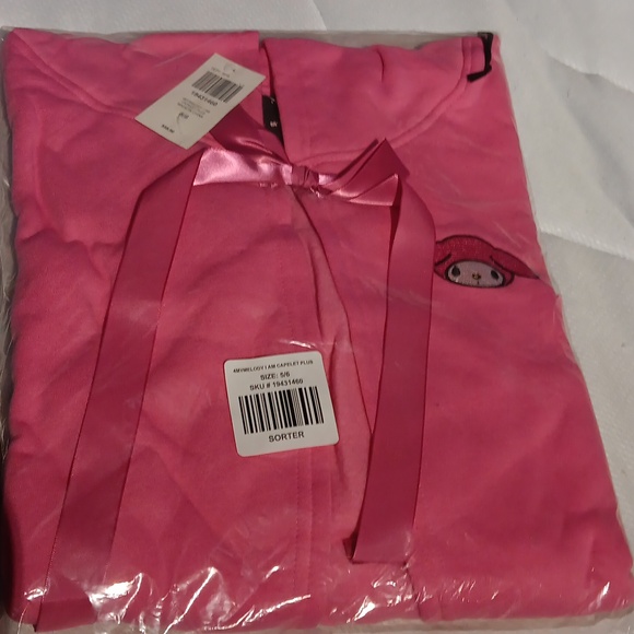 My Melody Figural Ears Girls Capelet size 5/6 - Picture 3 of 5